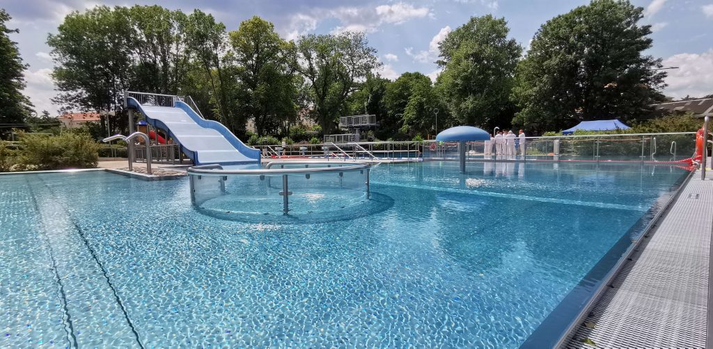 The Cotta outdoor pool in the west of Dresden is popular with all age groups and has a 620 square meter ...