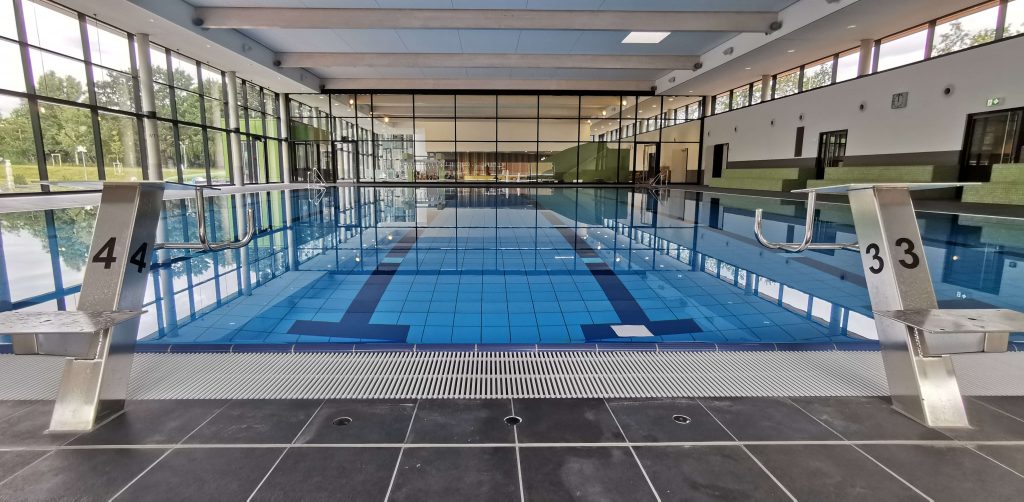 In the immediate vicinity of the traditional open-air swimming pool, the Prohlis indoor swimming pool was opened in 1988 in the south ...