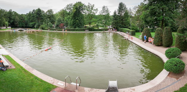 The charming Waldbad in the former health resort of Langebrück is located on the edge of the local recreation area Dresdner Heide. Family-friendly and ...